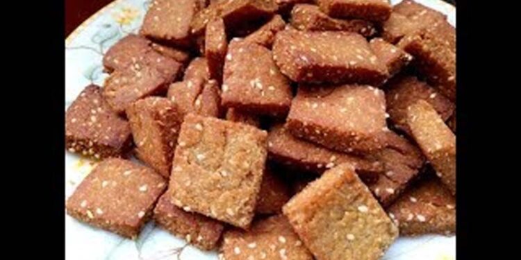 गुड़ और गेहूं के आटे से बनाएं हेल्दी मीठी मठरी, स्वाद भी और सेहत भी