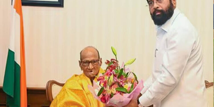 महाराष्ट्र में सियासी हलचल तेज! शिंदे के दफ्तर पहुंचे शरद पवार, NCP विधायकों संग बैठक से NDA में शामिल होने की अटकलें