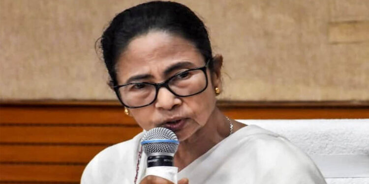 TMC में बढ़ा सियासी घमासान! नेता प्रतिपक्ष पद, पार्टी दफ्तर के बाद अब बैंक खाते पर भी विवाद