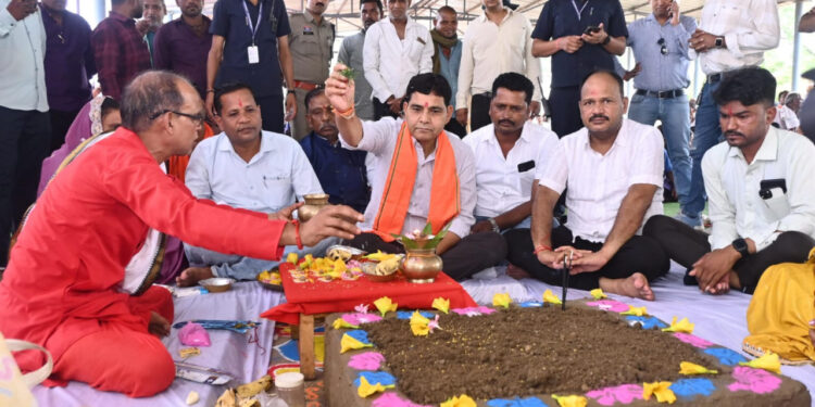 गांवों में खेल और बाल विकास की बुनियादी सुविधाओं का विस्तार सरकार की प्राथमिकता- राजस्व मंत्री टंकराम वर्मा…..