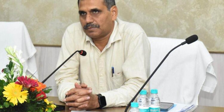 छत्तीसगढ़ में नई श्रम संहिताओं के क्रियान्वयन की हुई समीक्षा, भारत सरकार के श्रम एवं रोजगार मंत्रालय के संयुक्त सचिव ने लिया तैयारियों का जायजा…
