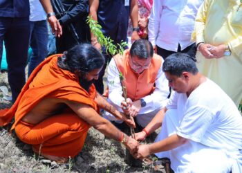 Uttarakhand News- हरेला पर्व: CM धामी ने किया पौधरोपण, दिया हरित उत्तराखण्ड और पर्यावरण संरक्षण का संदेश…..