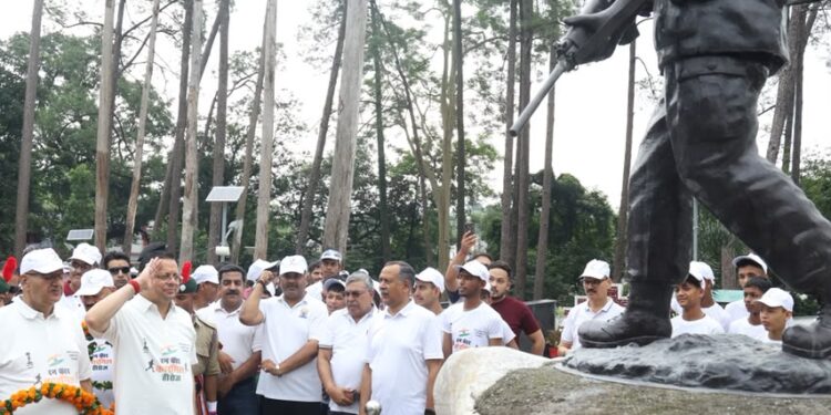 देहरादून में कारगिल वीरों को नमन, सीएम धामी ने मैराथन को किया रवाना