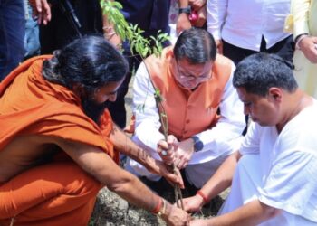 मालाग्राम में सीएम धामी ने किया पौधरोपण, ध्यान कुटी का निरीक्षण कर विकास कार्यों का लिया जायजा