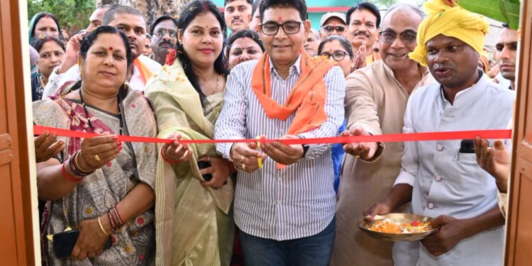 राजस्व मंत्री ने ग्राम झोंका में किया विभिन्न विकास कार्यों का भूमिपूजन एवं लोकार्पण…..