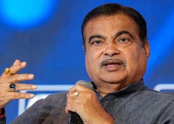 E20 नहीं चाहिए? ज्यादा कीमत देकर खरीद सकेंगे 100% पेट्रोल, नितिन गडकरी का बड़ा ऐलान