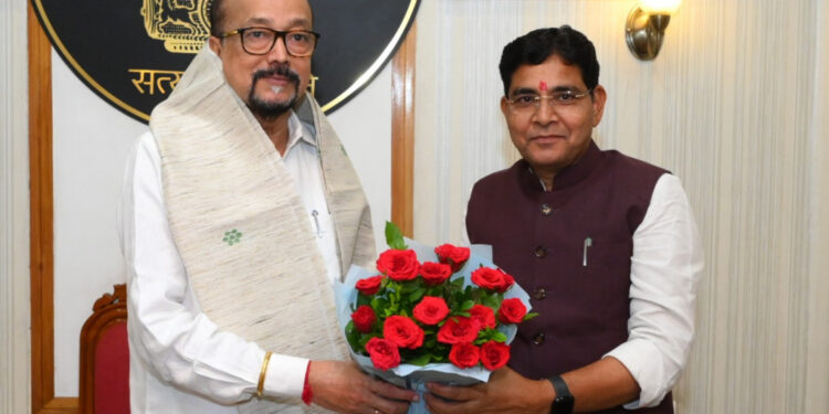 राज्यपाल रमेन डेका से उच्च शिक्षा मंत्री वर्मा ने की सौजन्य भेंट….