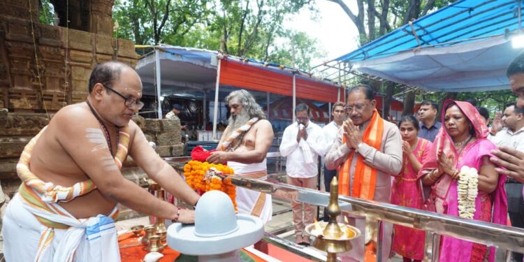 मुख्यमंत्री विष्णुदेव साय ने भोरमदेव धाम में की पूजा-अर्चना, प्रदेश की सुख-समृद्धि के लिए की मंगलकामना….