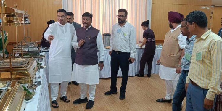 अबूझमाड़ का स्वाद पहुँचा विधानसभा- अरक चावल की महक से दीदियों के हुनर ने जीता जनप्रतिनिधियों का दिल…..