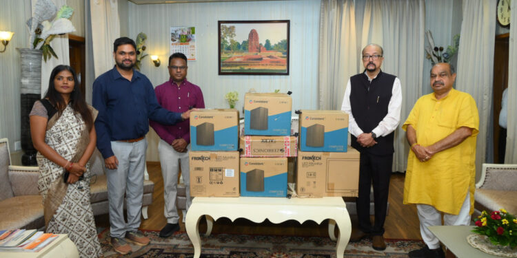 स्वेच्छानुदान मद से सुदूर वनांचल स्थित स्वामी आत्मानंद स्कूल, मांझीगुडा को 10 कंप्यूटर प्रदत्त…..
