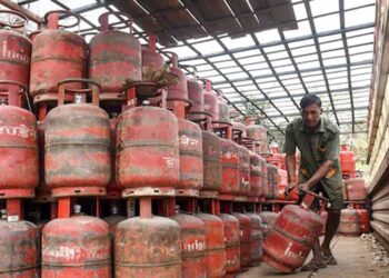 New 10kg LPG Cylinder: जल्द लॉन्च हो सकता है 10 किलो का नया गैस सिलेंडर, जानिए संभावित कीमत