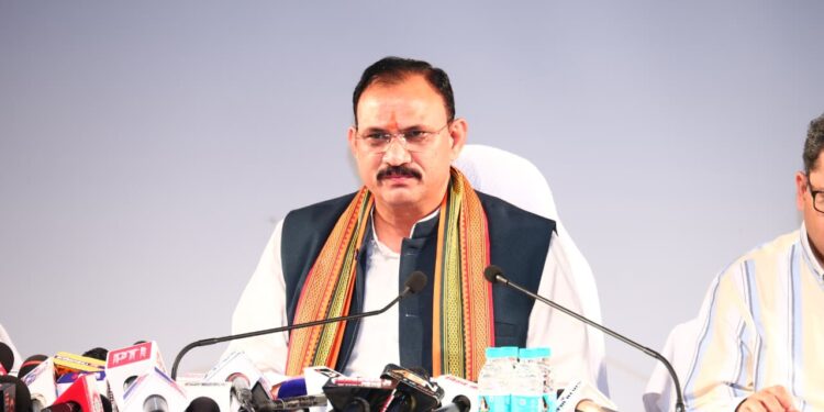 मलेरिया पर निर्णायक प्रहार जारी, एक भी मृत्यु न हो यही हमारा लक्ष्य : स्वास्थ्य मंत्री श्याम बिहारी जायसवाल….