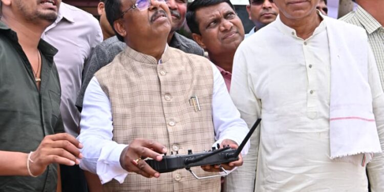 कृत्रिम गर्भाधान से पशुधन विकास की मिसाल बना ग्राम पुरी, कृषि मंत्री रामविचार नेताम ने उन्नत वत्स प्रदर्शनी का किया अवलोकन, विभागीय नवाचारों की सराहना….