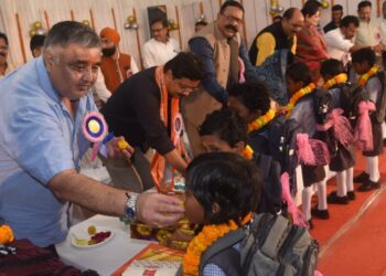 ’शिक्षा ही सफलता का मूल मंत्र है, कोई भी बच्चा शिक्षा से वंचित न रहे : पर्यटन मंत्री राजेश अग्रवाल’….