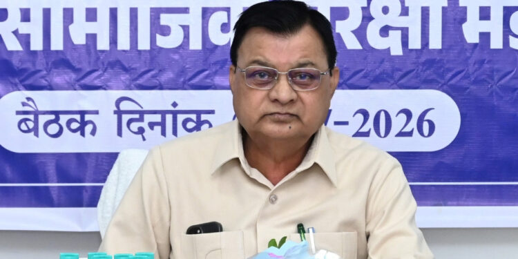 असंगठित कर्मकारों के लिए नई योजनाएं बनेगी, ई-रिक्शा सहायता योजना में अनुदान बढ़ाकर एक लाख रुपये किया जाएगा: श्रम मंत्री लखनलाल देवांगन…..