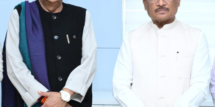 मुख्यमंत्री विष्णु देव साय से झारखंड के वित्त मंत्री राधाकृष्ण किशोर ने की सौजन्य भेंट….