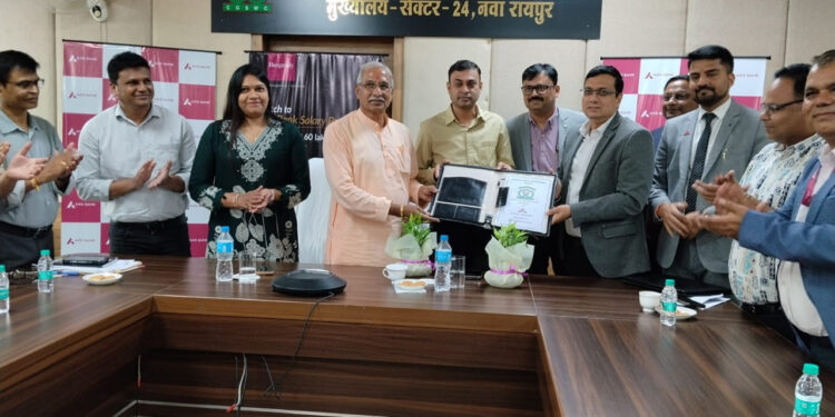 छत्तीसगढ़ स्टेट वेयरहाउसिंग कार्पोरेशन के कर्मचारियों को उपहार…..