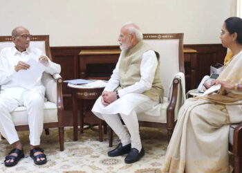 PM मोदी से मिले शरद पवार गुट के सांसद, महाराष्ट्र की सियासत में क्या पक रही है खिचड़ी?