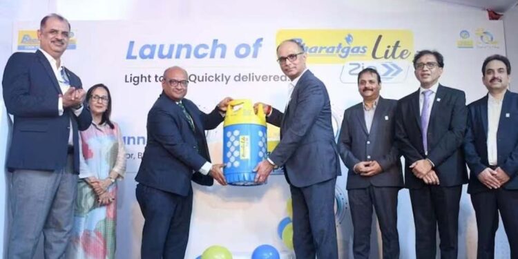 BPCL ने लॉन्च किया 10 किलो LPG सिलेंडर, अब मिनटों में मिलेगा नया गैस कनेक्शन