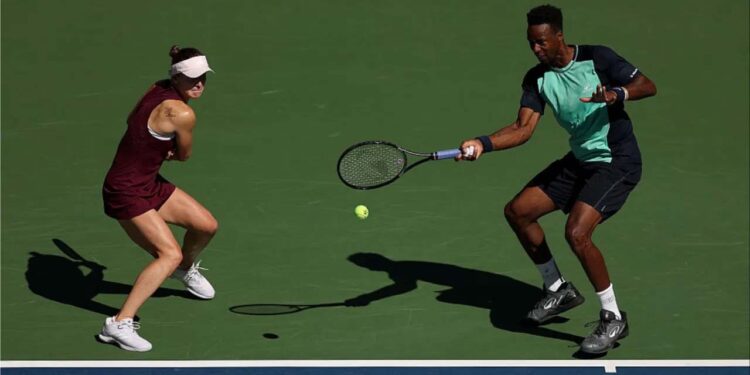 US Open में पति-पत्नी की जोड़ी का कमाल, स्वितोलिना-मोंफिल्स सेमीफाइनल में पहुंची