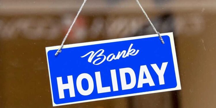 Bank Holidays: इस हफ्ते 5 दिन बंद रहेंगे बैंक, चेक करें किस-किस दिन रहेगी छुट्टी