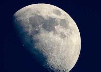 चांद पर भी जिंदा रह सकते हैं धरती के माइक्रोब्स! NASA की स्टडी में बड़ा खुलासा