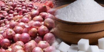 Onion Price Hike: चीनी के बाद अब प्याज ने रुलाया, कीमतों में अचानक तेज उछाल