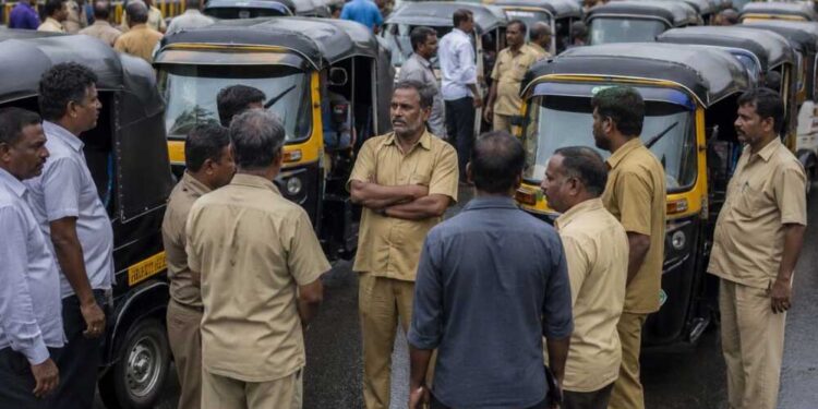 मराठी सीखने चले ड्राइवर? मुंबई में ऑटो-टैक्सी की कमी, ‘आउट ऑफ सिलेबस’ सवाल पर हड़ताल
