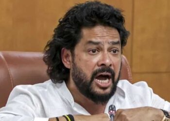 वाल्मीकि निगम घोटाले में घिरे मंत्री बी नागेंद्र ने दिया इस्तीफा, BJP की पदयात्रा से पहले बड़ा फैसला