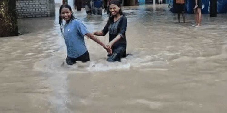 छत्तीसगढ़-बिहार समेत 6 राज्यों में भारी बारिश का अलर्ट, चित्रकूट में हेलिकॉप्टर से रेस्क्यू