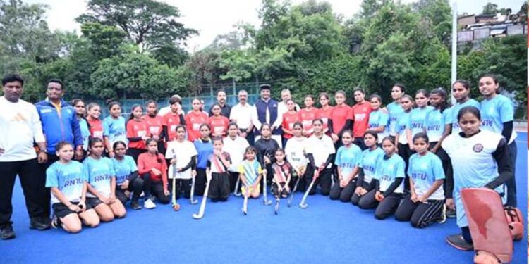 मध्यप्रदेश में नन्हे खिलाड़ियों के लिए बड़ी पहल, 6 से 12 साल के बच्चों हेतु बनेगा हॉकी फीडर सेंटर