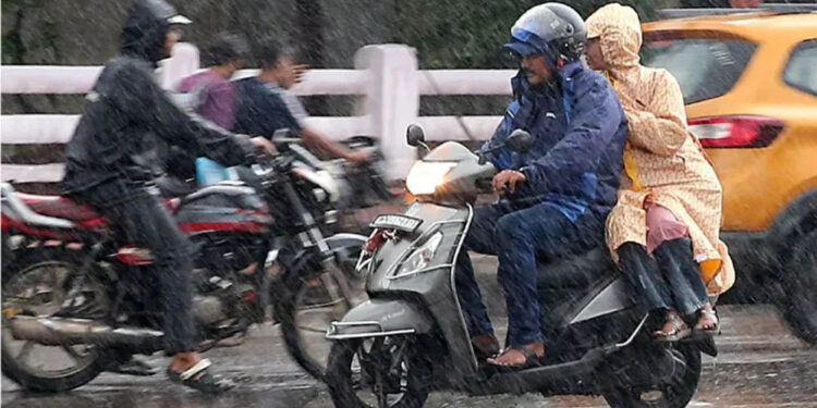 भयंकर बारिश का अलर्ट! UP समेत 8 राज्यों में IMD की चेतावनी, तेज हवाओं के साथ होगी मूसलाधार बारिश