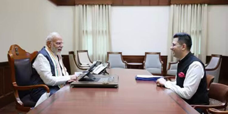 PM Modi Raghav Chadha Meeting: सुबह-सुबह पीएम मोदी से मिले AAP सांसद राघव चड्ढा, भेंट किया खास तोहफा; लिखा-‘हमेशा याद रखूंगा’