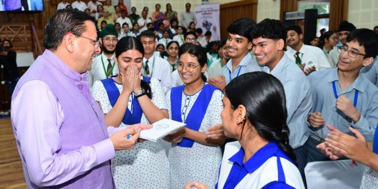 मुख्यमंत्री युवा विद्यार्थी मंथन में धामी का युवाओं से आह्वान: संकल्प लेकर बढ़ें आगे, दुनिया में रोशन करें उत्तराखंड का नाम