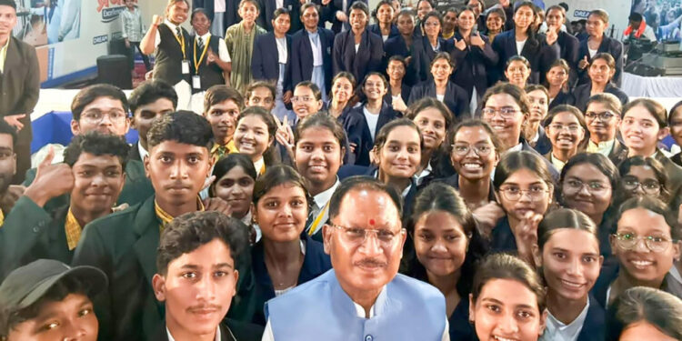 शिक्षा से विकसित छत्तीसगढ़ तक: मुख्यमंत्री साय ने नीट क्वालीफाई विद्यार्थियों के साथ साझा किया भविष्य का रोडमैप…..