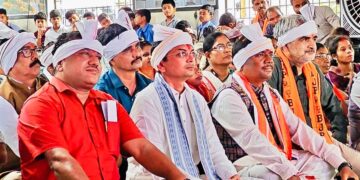 अब धमाकों की नहीं, रेडियो की गूंज, दूरस्थ वनांचल छिंदनार के लोगों ने सुनी प्रधानमंत्री के ‘मन की बात’…