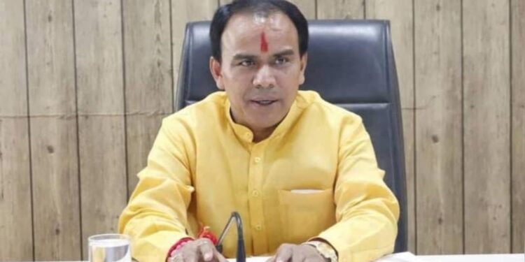 कॉलेज आने-जाने के लिए पहाड़ की बेटियों को मुफ्त परिवहन का इंतजार