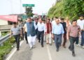 सुवाखोली में प्रस्तावित बिजली घर के चयनित भूमि का स्थलीय निरीक्षण करते कैबिनेट मंत्री गणेश जोशी