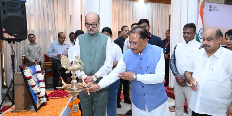 राज्यपाल रमेन डेका और मुख्यमंत्री विष्णु देव साय की उपस्थिति में लोक भवन से ‘नशा मुक्त युवा विकसित भारत संकल्प अभियान’ का शुभारंभ….