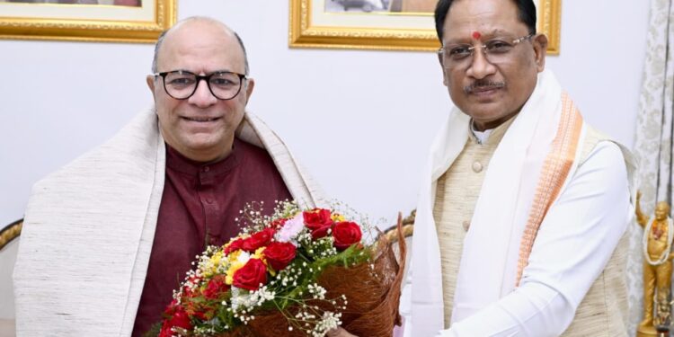 मुख्यमंत्री विष्णुदेव साय से निर्माता-निर्देशक डॉ. चंद्रप्रकाश द्विवेदी ने की सौजन्य मुलाकात…..