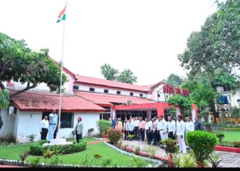 छत्तीसगढ़ लोक आयोग में गरिमामय ढंग से मनाया गया स्वतंत्रता दिवस, न्यायमूर्ति आई.एस. उबोवेजा ने किया ध्वजारोहण….