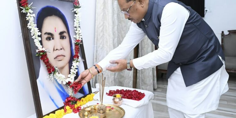 मुख्यमंत्री साय ने छत्तीसगढ़ की प्रथम महिला सांसद और समाज सेविका मिनीमाता जी की पुण्यतिथि पर किया नमन….