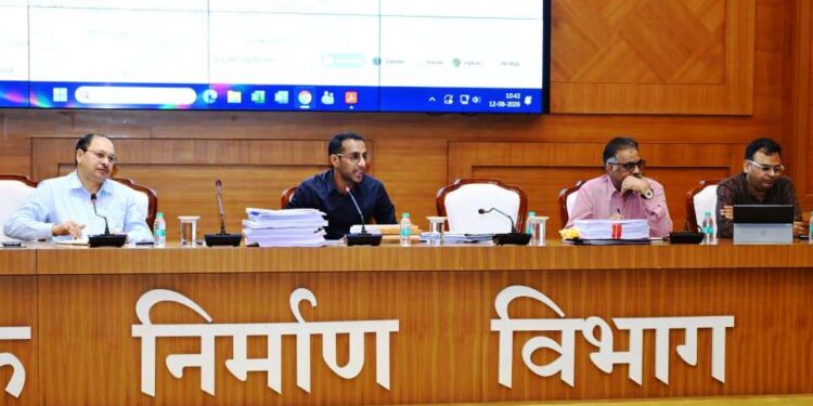 लोक निर्माण विभाग के सचिव ने सड़क एवं भवन निर्माण कार्यों की प्रगति की समीक्षा की…..
