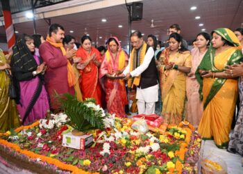 मुख्यमंत्री विष्णुदेव साय ने पवित्र श्रावण मास में अपने निवास में किया रुद्राभिषेक, भगवान शिव से प्रदेशवासियों की सुख-समृद्धि और खुशहाली की मंगल कामना….