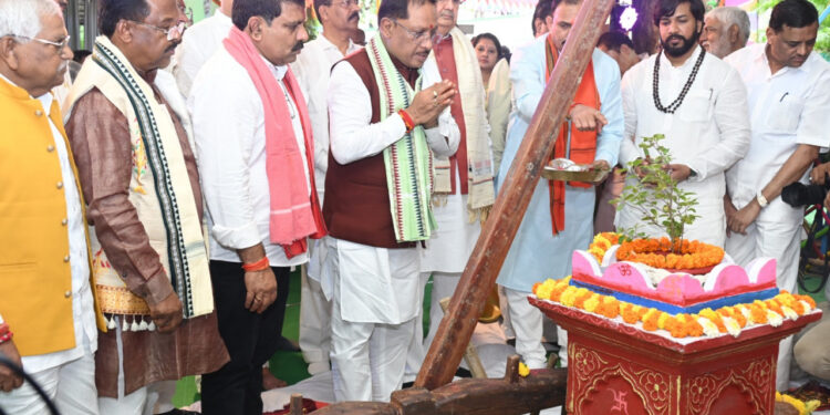 विष्णु सरकार ने बढ़ाया किसानों का मान-खेती किसानी को मिला नया संबल, कहा – छत्तीसगढ़ की कृषि संस्कृति परंपरा व आस्था से जुड़ा है हरेली तिहार…