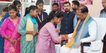महतारी के आशीष से, राखी के विश्वास से मुख्यमंत्री विष्णु देव साय के नेतृत्व में महिलाओं के सम्मान, स्वावलंबन और आर्थिक सशक्तिकरण की दिशा में निरंतर पहल….