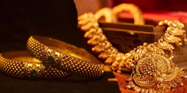 Gold Rate: सोने की कीमतों में फिर तेजी, ₹1.54 लाख के पार पहुंचा गोल्ड