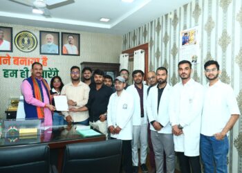 स्वास्थ्य मंत्री श्याम बिहारी जायसवाल से मिले इंटर्न डॉक्टर, आंदोलन स्थगित करने का लिया निर्णय….