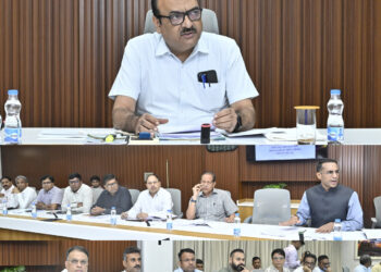 परियोजना निर्माण एवं क्रियान्वयन समिति की बैठक सम्पन्न, नवा रायपुर में ई-बसों के संचालन, कार्यालय भवन निर्माण सहित सड़क परियोजनाओं के प्रस्तावों पर हुआ विचार-विमर्श…..
