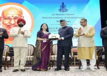 Uttarakhand News: LBSNAA में IAS ट्रेनिंग पूरी, उपराष्ट्रपति ने कहा- विकास का लाभ अंतिम व्यक्ति तक पहुंचाना प्रशासन की जिम्मेदारी…..